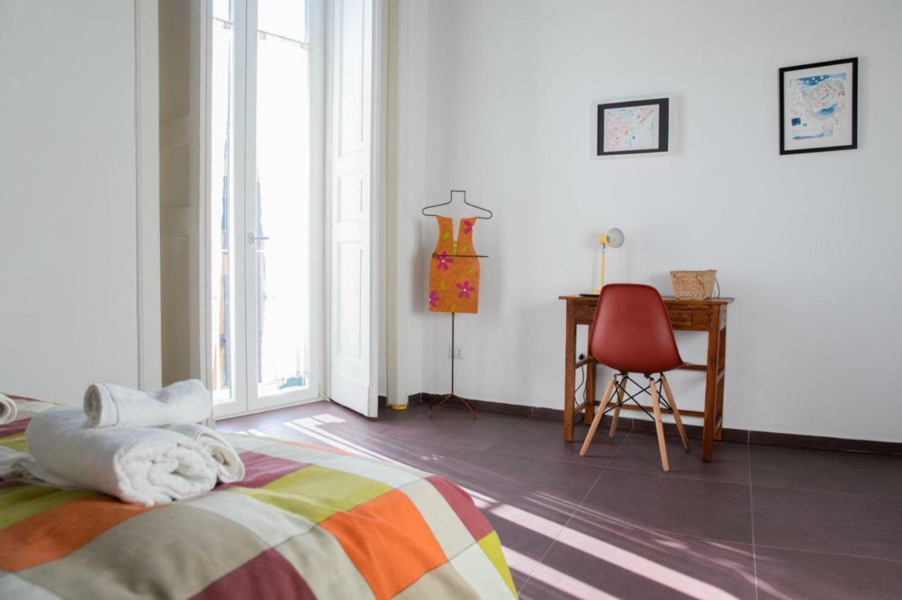 Casa Maga Bed & Breakfast เนเปิลส์ ภายนอก รูปภาพ