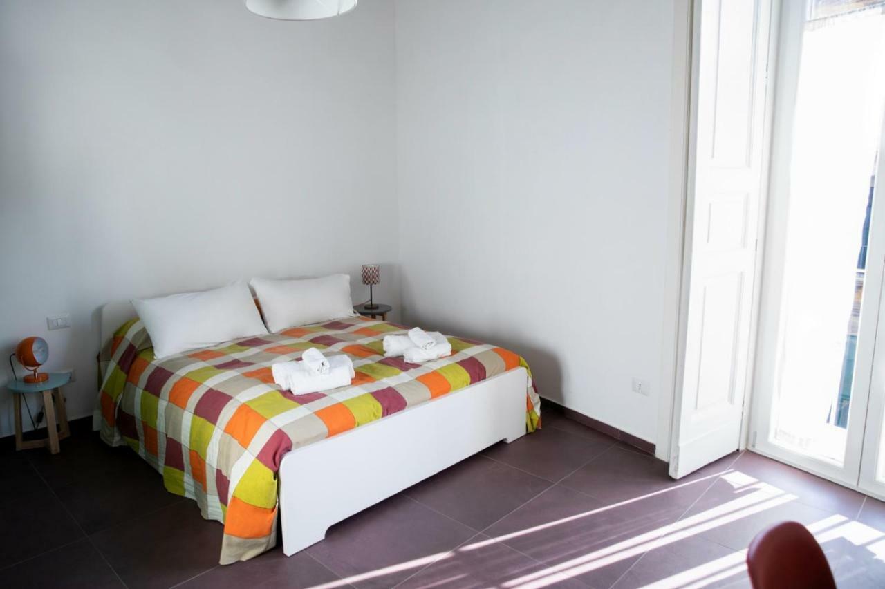 Casa Maga Bed & Breakfast เนเปิลส์ ภายนอก รูปภาพ